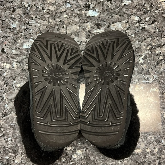 UGG Black Fur Fold Over Boots Size 5 - Picture 3 of 8